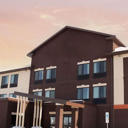 Grand Forks Lodge And Suites Εξωτερικό φωτογραφία