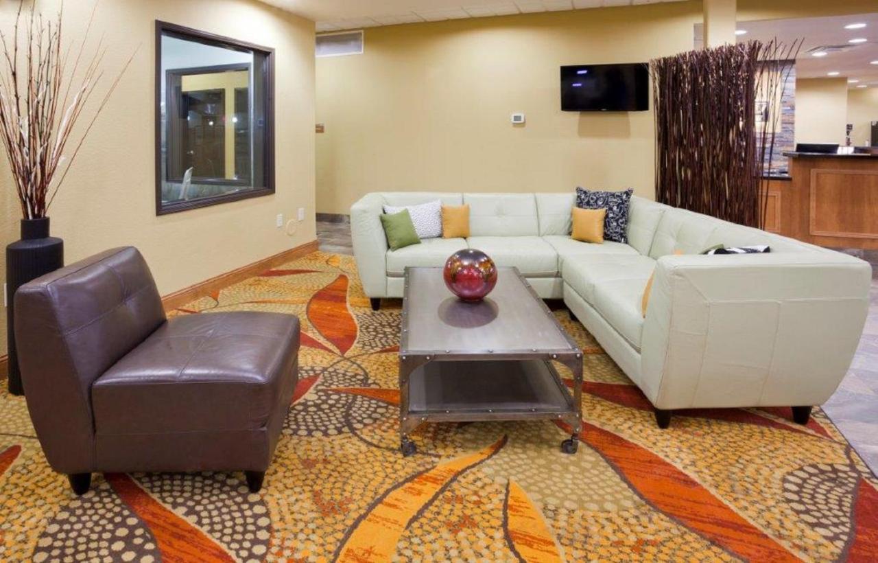 Grand Forks Lodge And Suites Εξωτερικό φωτογραφία