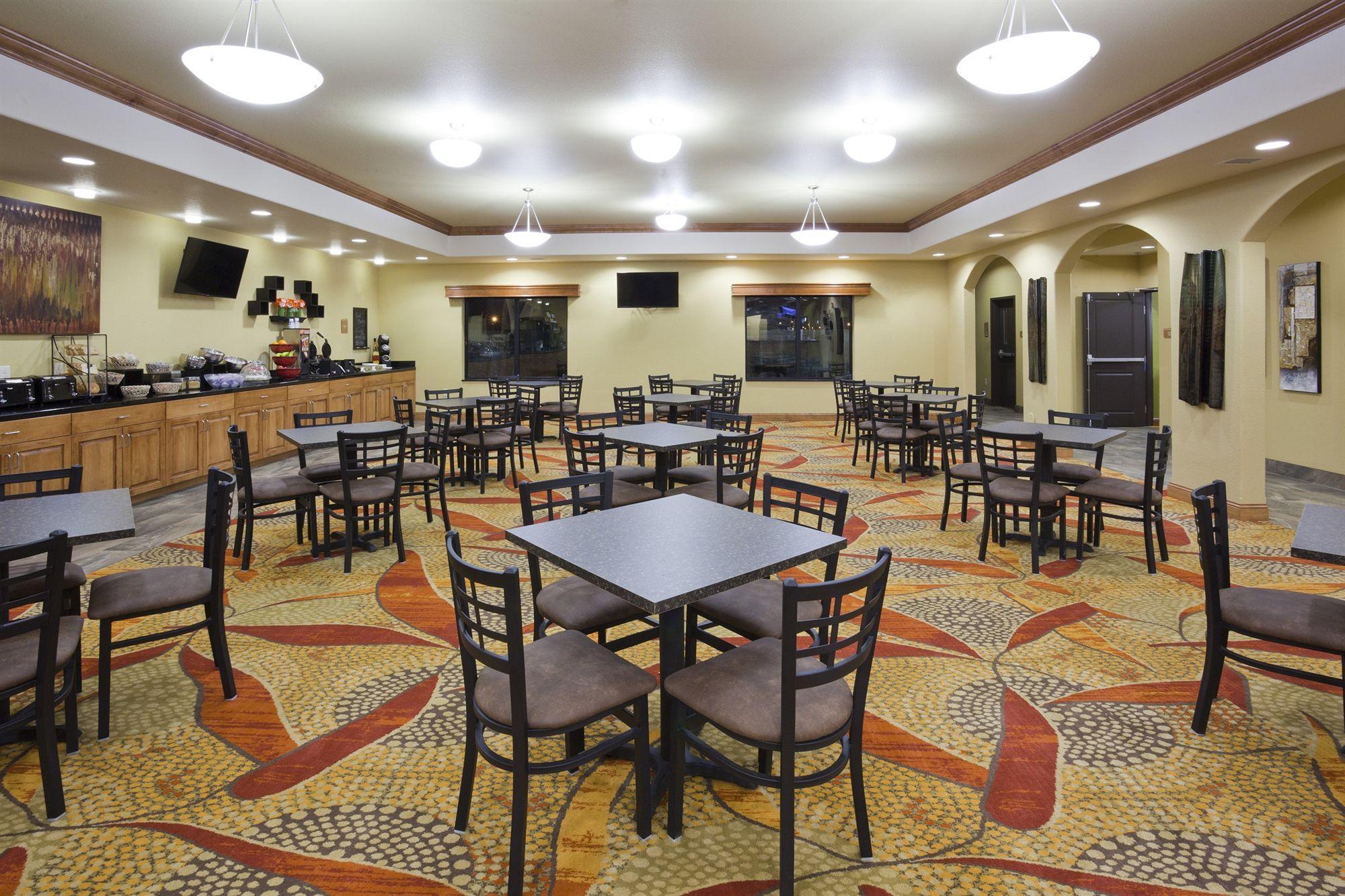 Grand Forks Lodge And Suites Εξωτερικό φωτογραφία