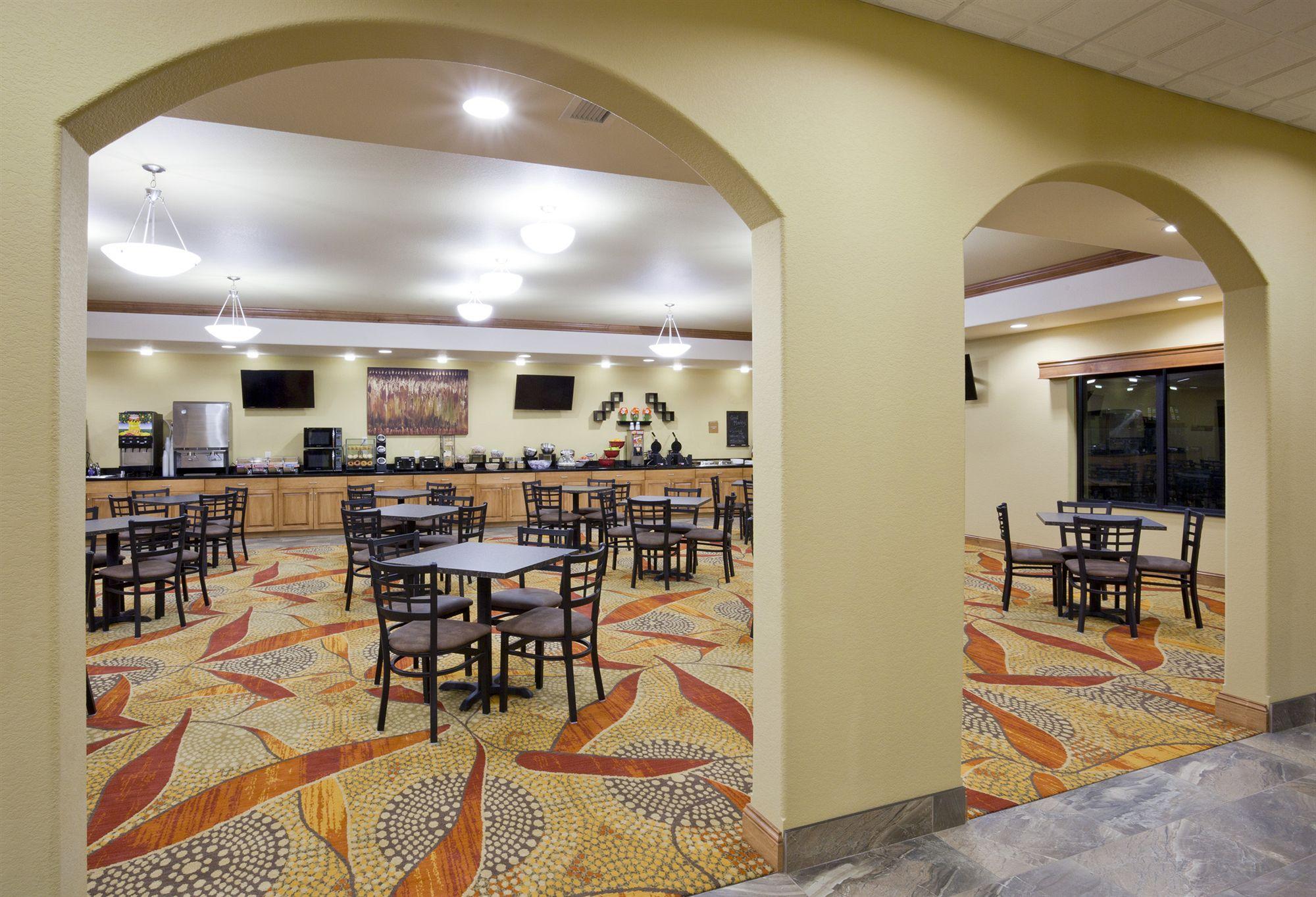 Grand Forks Lodge And Suites Εξωτερικό φωτογραφία
