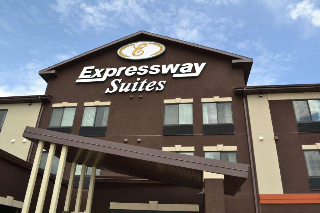 Grand Forks Lodge And Suites Εξωτερικό φωτογραφία