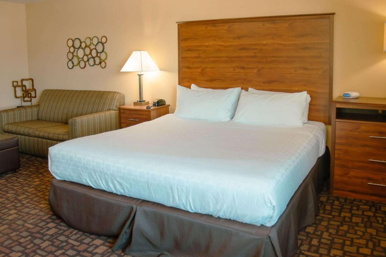 Grand Forks Lodge And Suites Εξωτερικό φωτογραφία