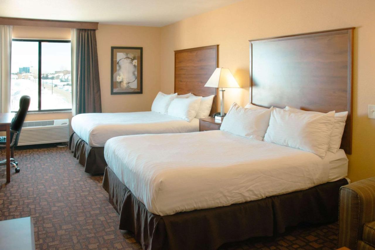 Grand Forks Lodge And Suites Εξωτερικό φωτογραφία