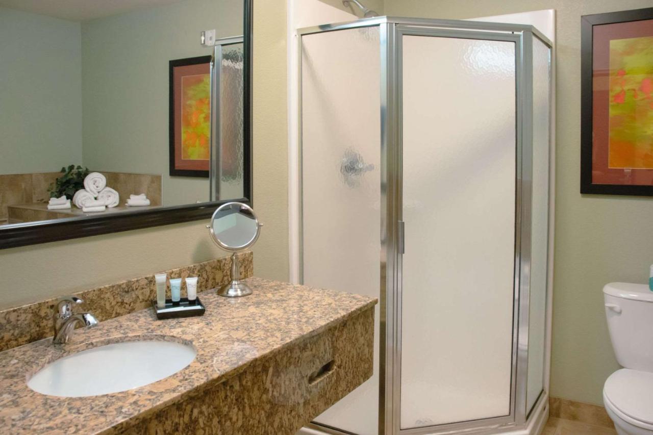 Grand Forks Lodge And Suites Εξωτερικό φωτογραφία