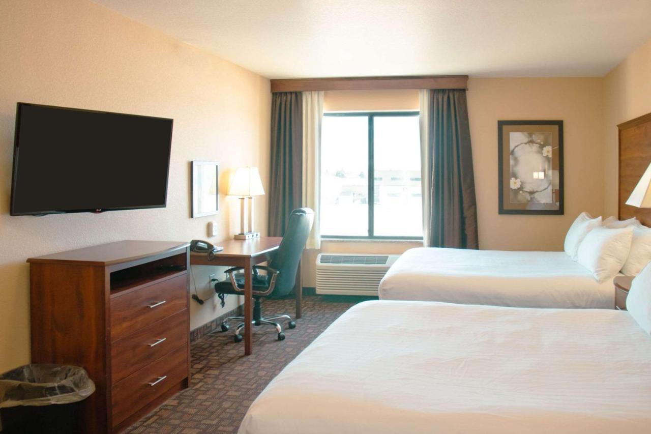 Grand Forks Lodge And Suites Εξωτερικό φωτογραφία