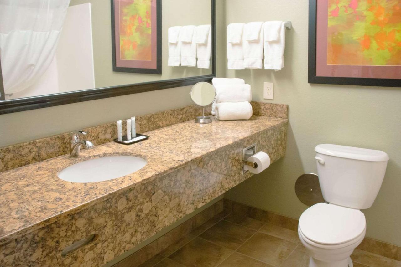 Grand Forks Lodge And Suites Εξωτερικό φωτογραφία