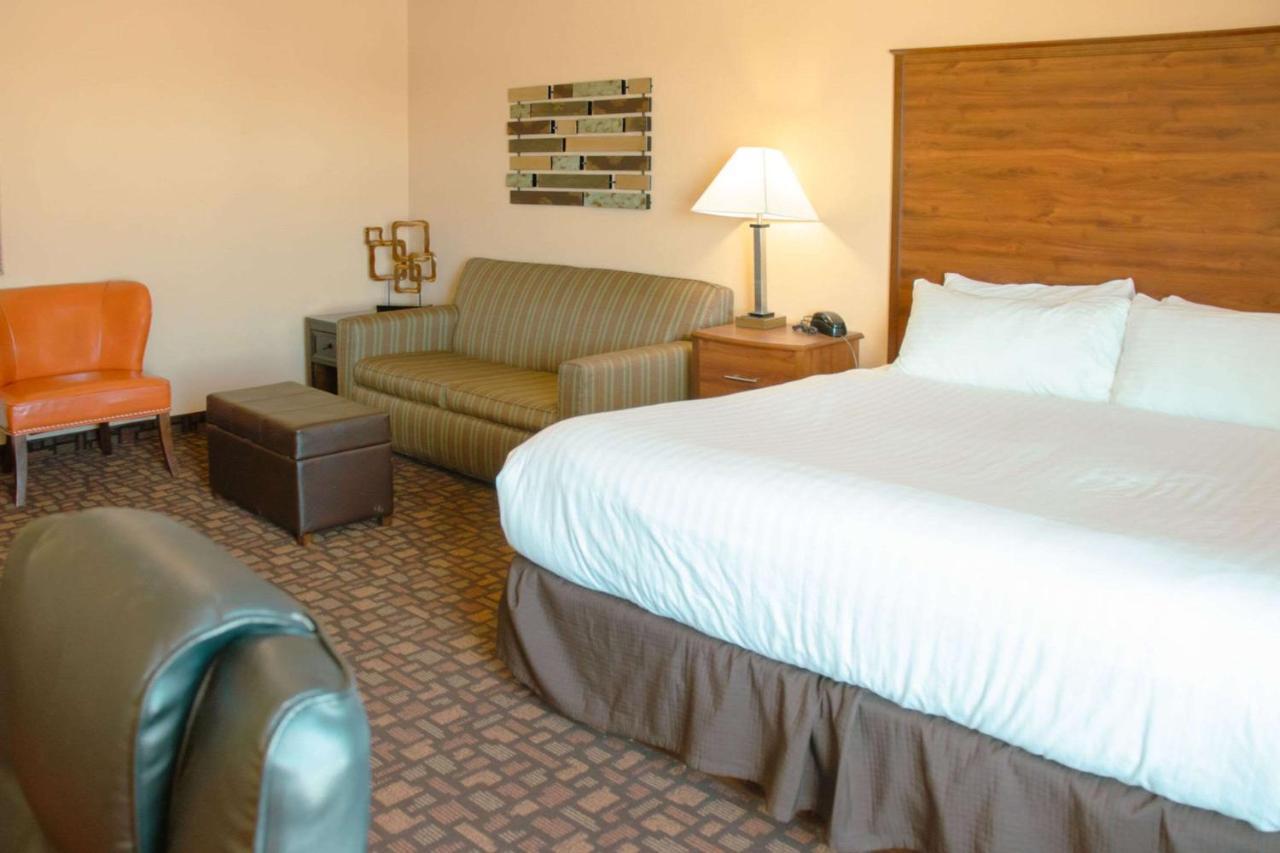 Grand Forks Lodge And Suites Εξωτερικό φωτογραφία
