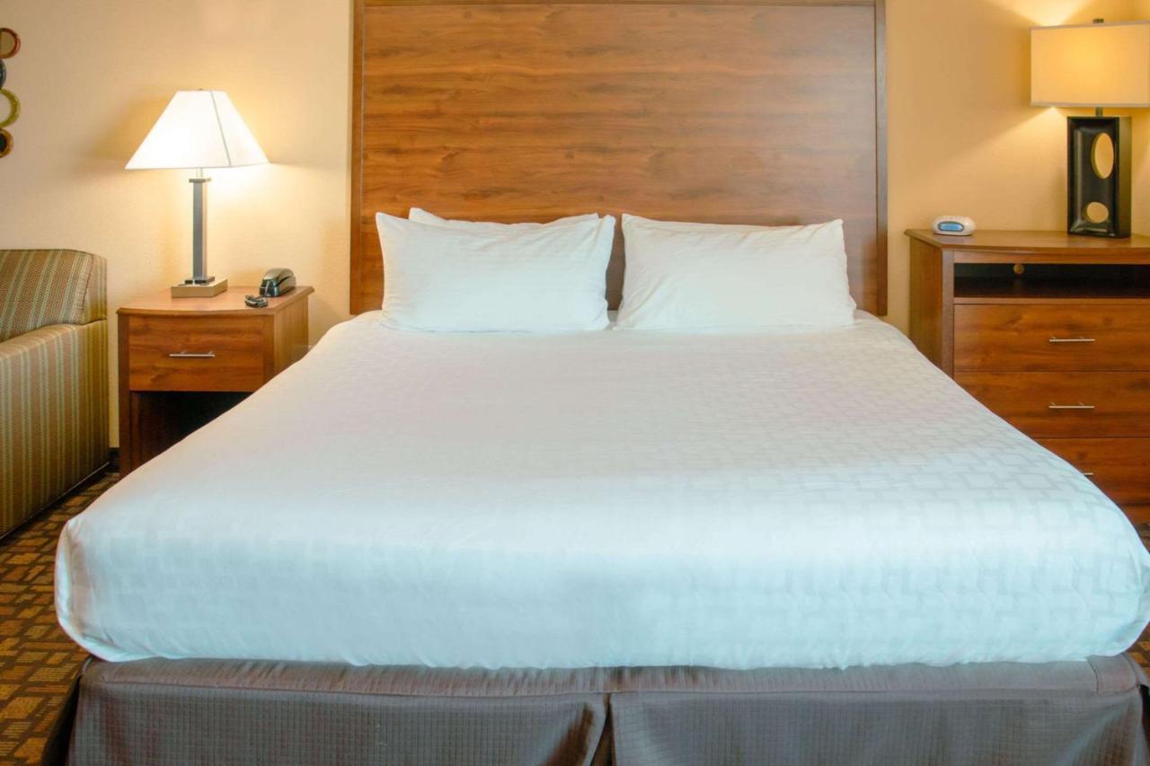 Grand Forks Lodge And Suites Εξωτερικό φωτογραφία