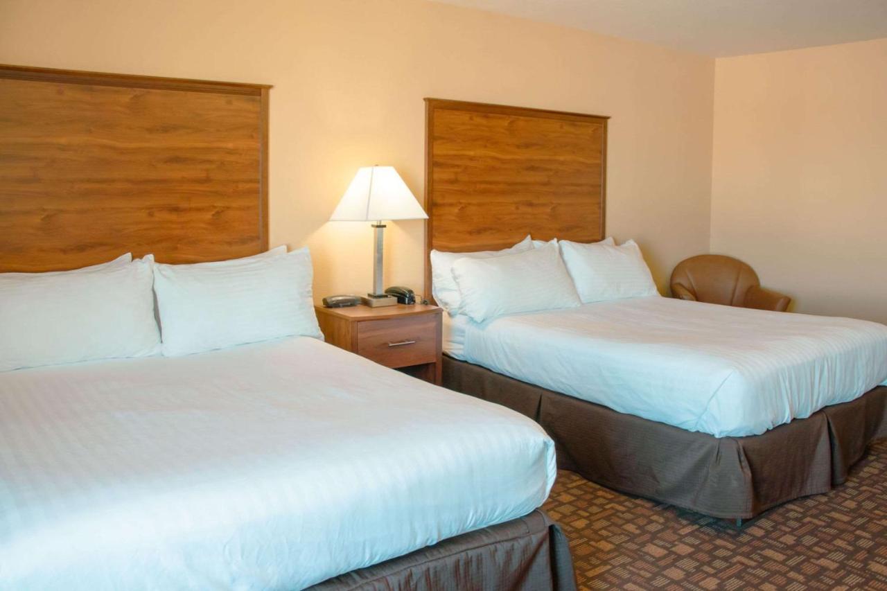 Grand Forks Lodge And Suites Εξωτερικό φωτογραφία