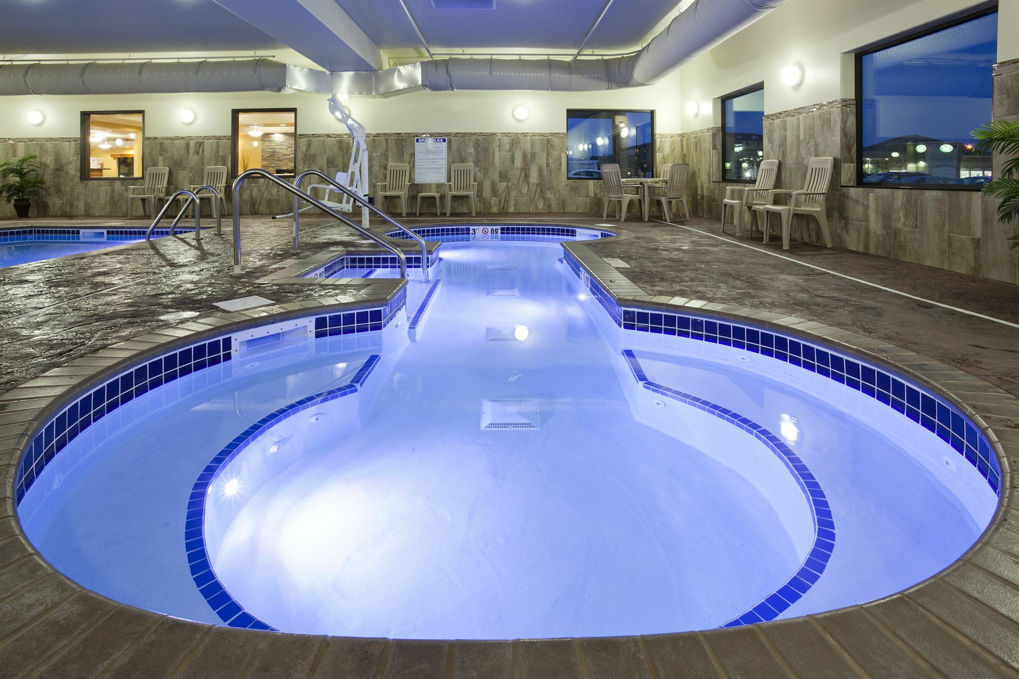 Grand Forks Lodge And Suites Εξωτερικό φωτογραφία